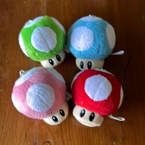 Nintendo Mario Party mushroom keychains, set of 4, 2003, perfect condition🍄🍄